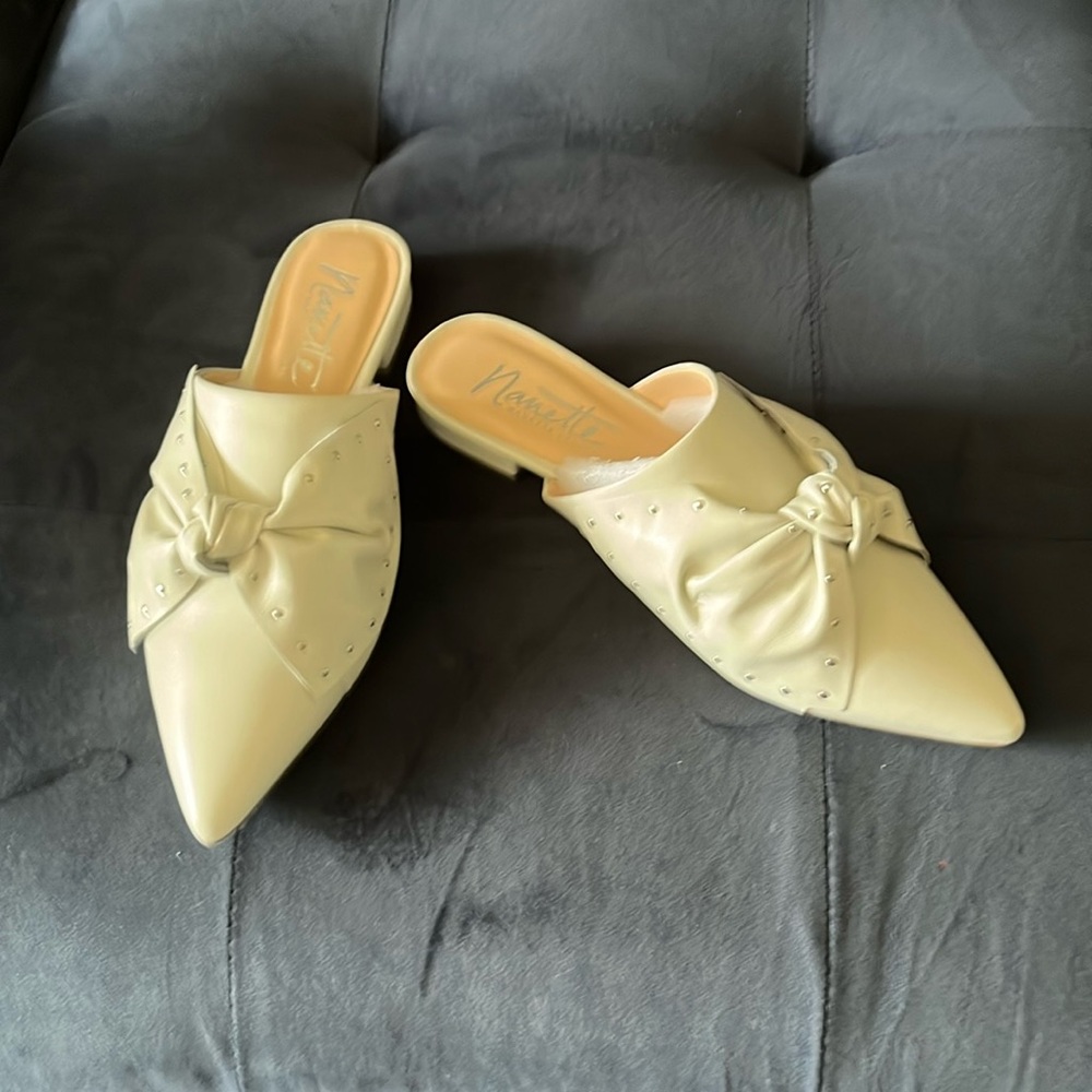 Cream color mule